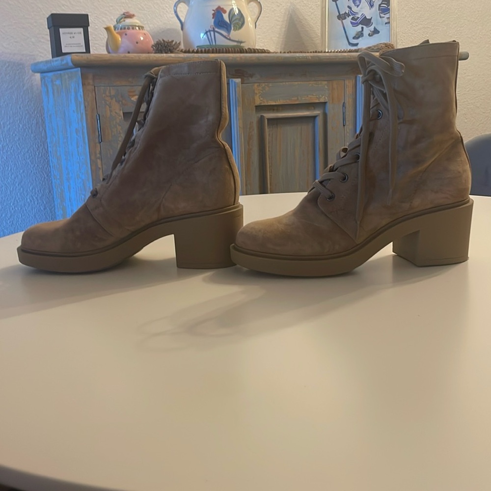 Gianvito Rossi suede lace-up boots